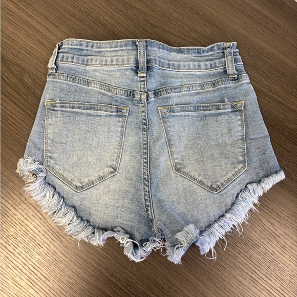 Size 25 KanCan shorts - Picture 2 of 4